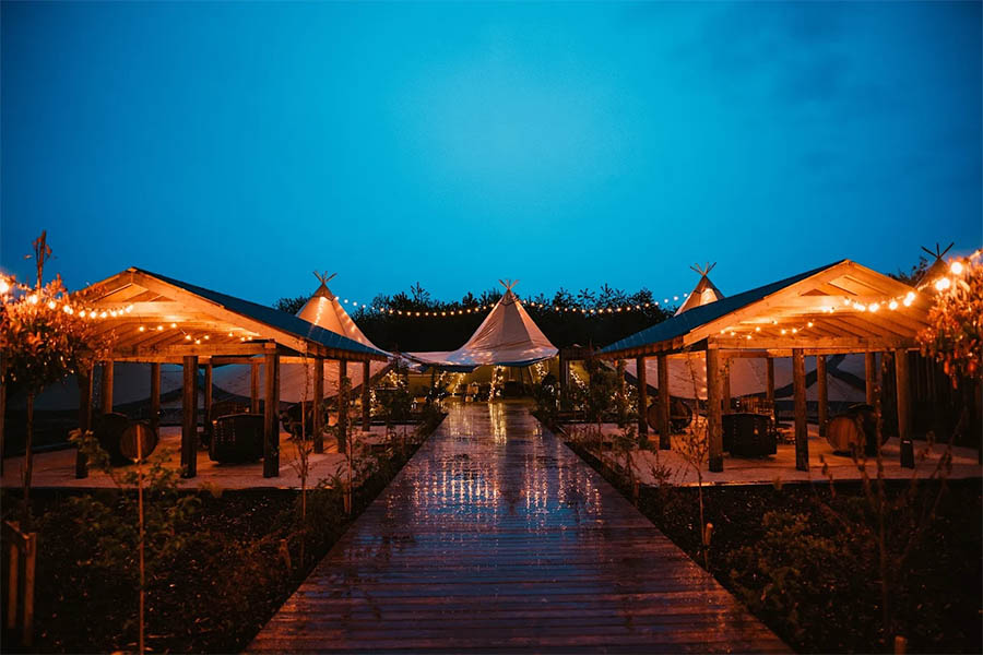 Preferred supplier Pop Up Party UK garden games and lawn games at Royle Forest Wedding Venue.